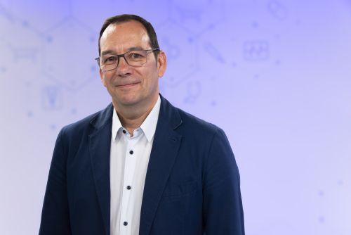 D. José Luis Cobos (presidente del Consejo Internacional de Enfermeras): "Las enfermeras se sitúan como un pilar estratégico en cualquier Sistema de Salud, tanto Público como Privado"